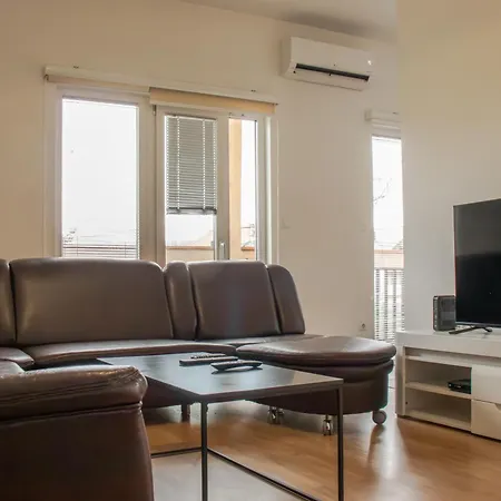 Gaia Aparthotel Near Airport * 塞拉耶佛