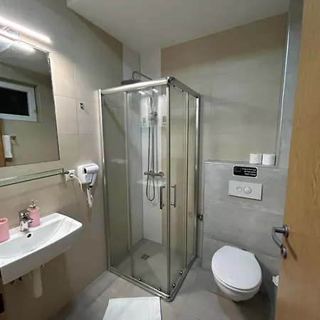 宾馆 Gaia Aparthotel Near Airport