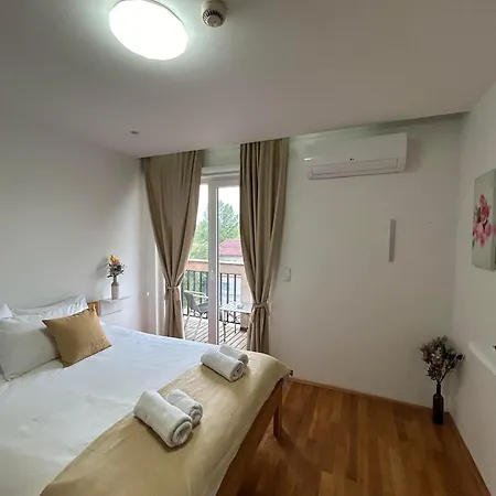 宾馆 Gaia Aparthotel Near Airport *