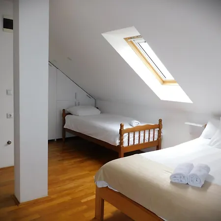 Gaia Inn *
