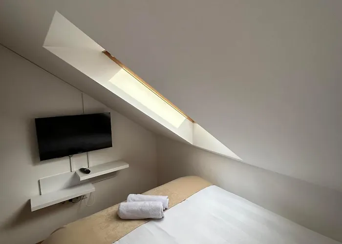 Gasthof Gaia Near Airport *