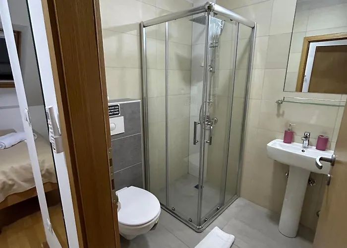 Gasthof Gaia Near Airport *